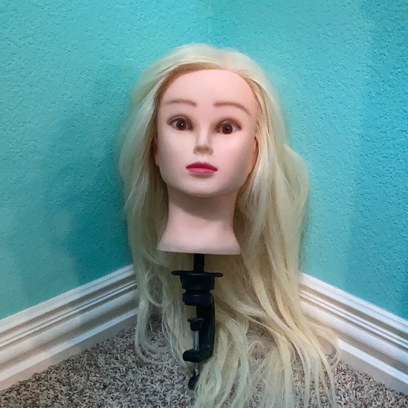 Blonde Haired Mannequin for Hairdressing & makeup - Picture 2 of 4